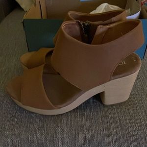 TOMS women’s Marjorca platform Tan sz 7.5 New